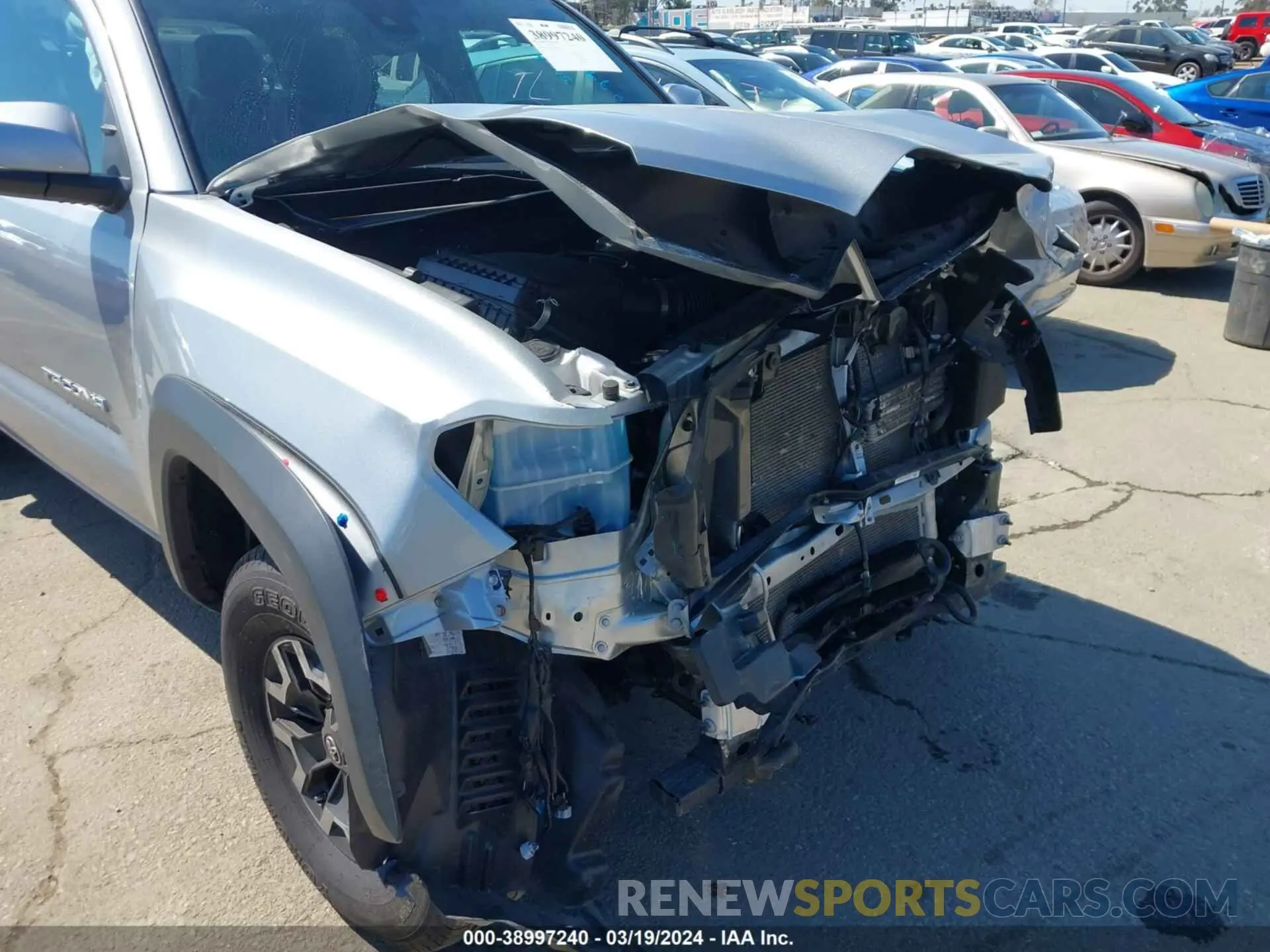 6 fotografías del automóvil dañado 3TMCZ5AN0LM289988 TOYOTA TACOMA 2020