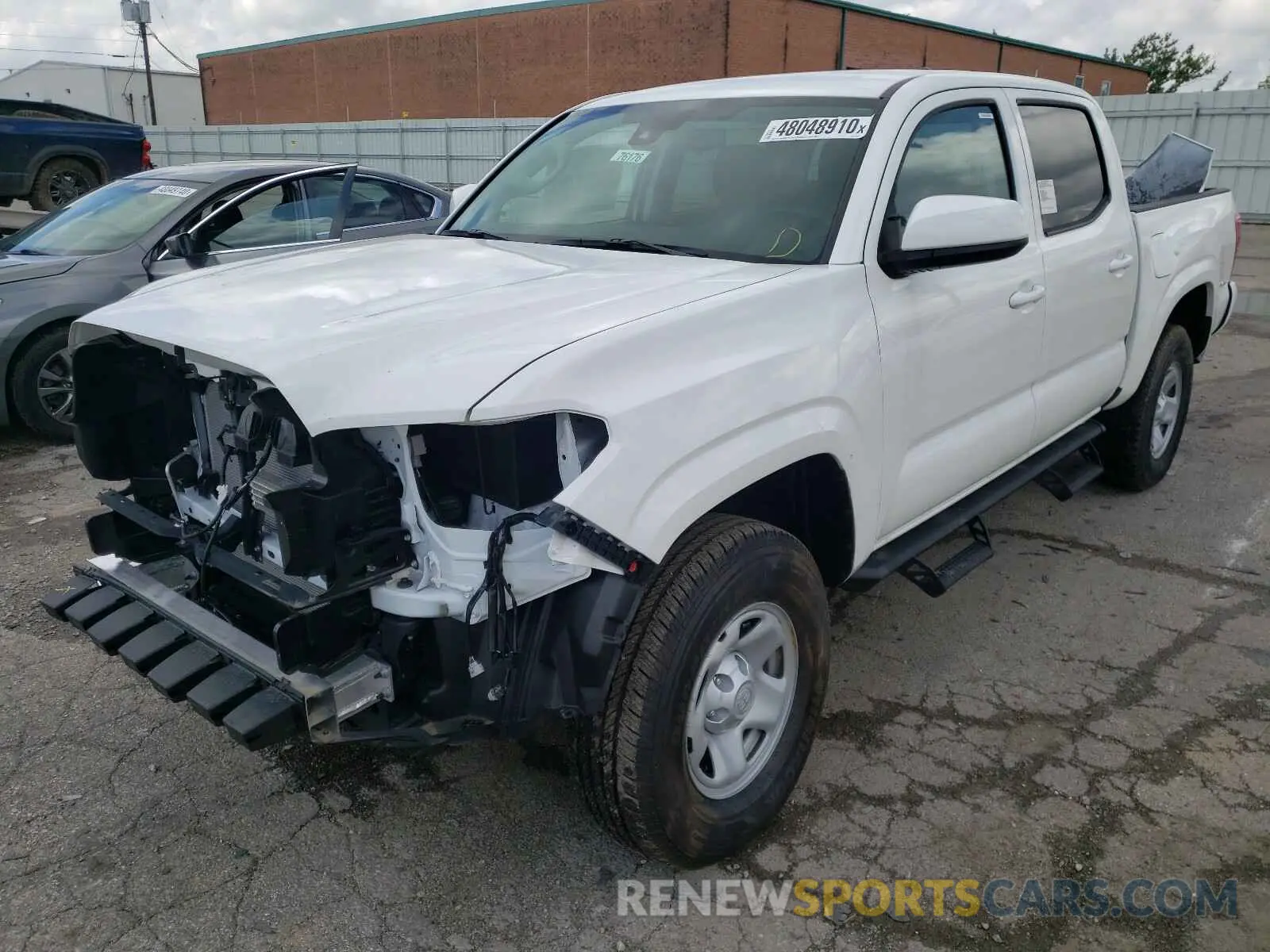 2 fotografías del automóvil dañado 3TMCZ5AN0LM310130 TOYOTA TACOMA 2020