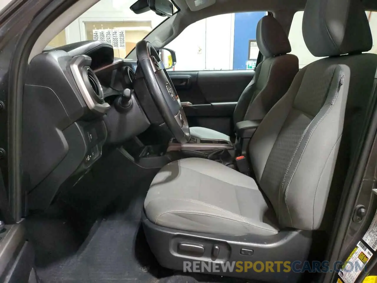 7 fotografías del automóvil dañado 3TMCZ5AN0LM325338 TOYOTA TACOMA 2020