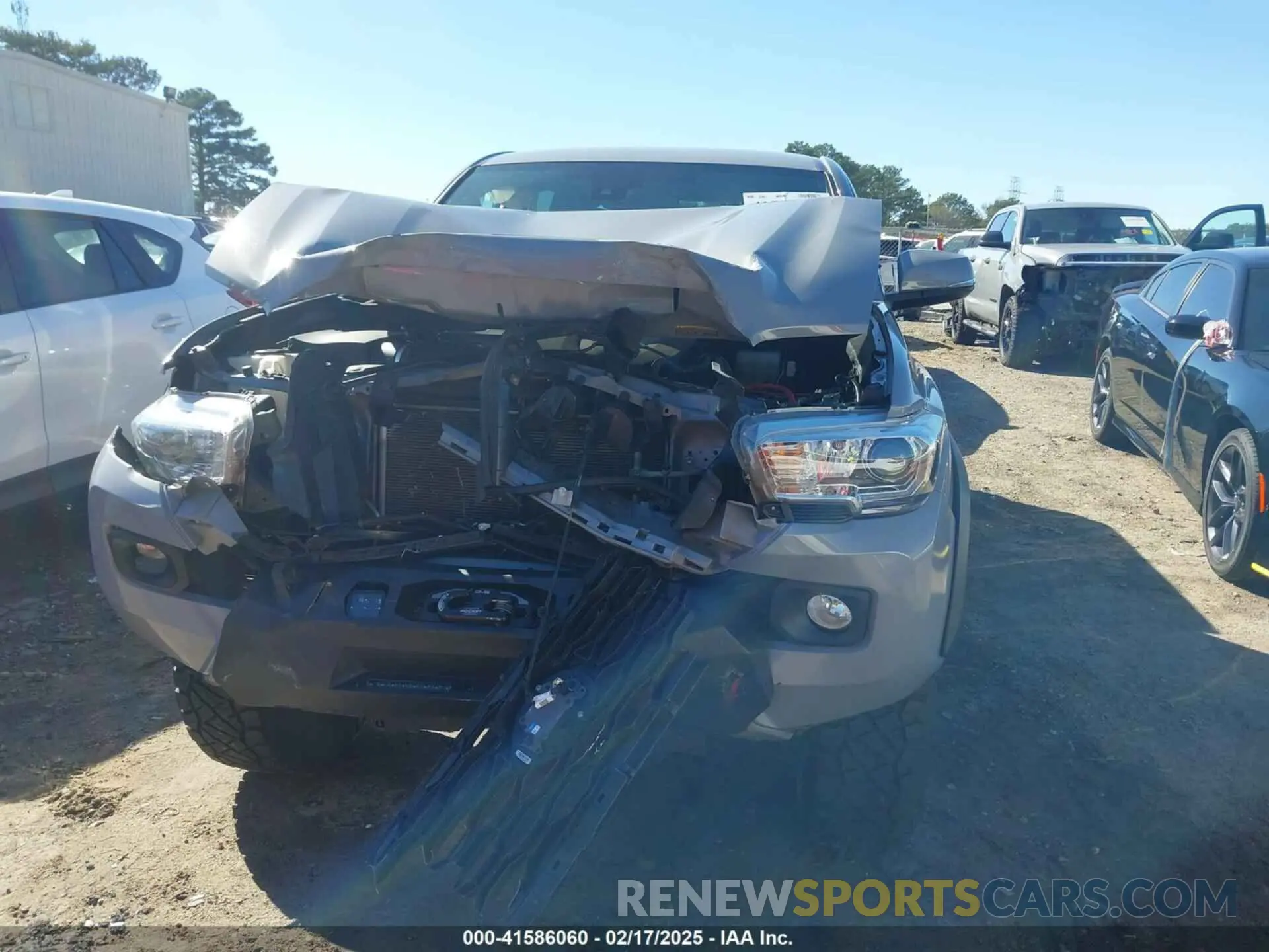 12 fotografías del automóvil dañado 3TMCZ5AN0LM345184 TOYOTA TACOMA 2020