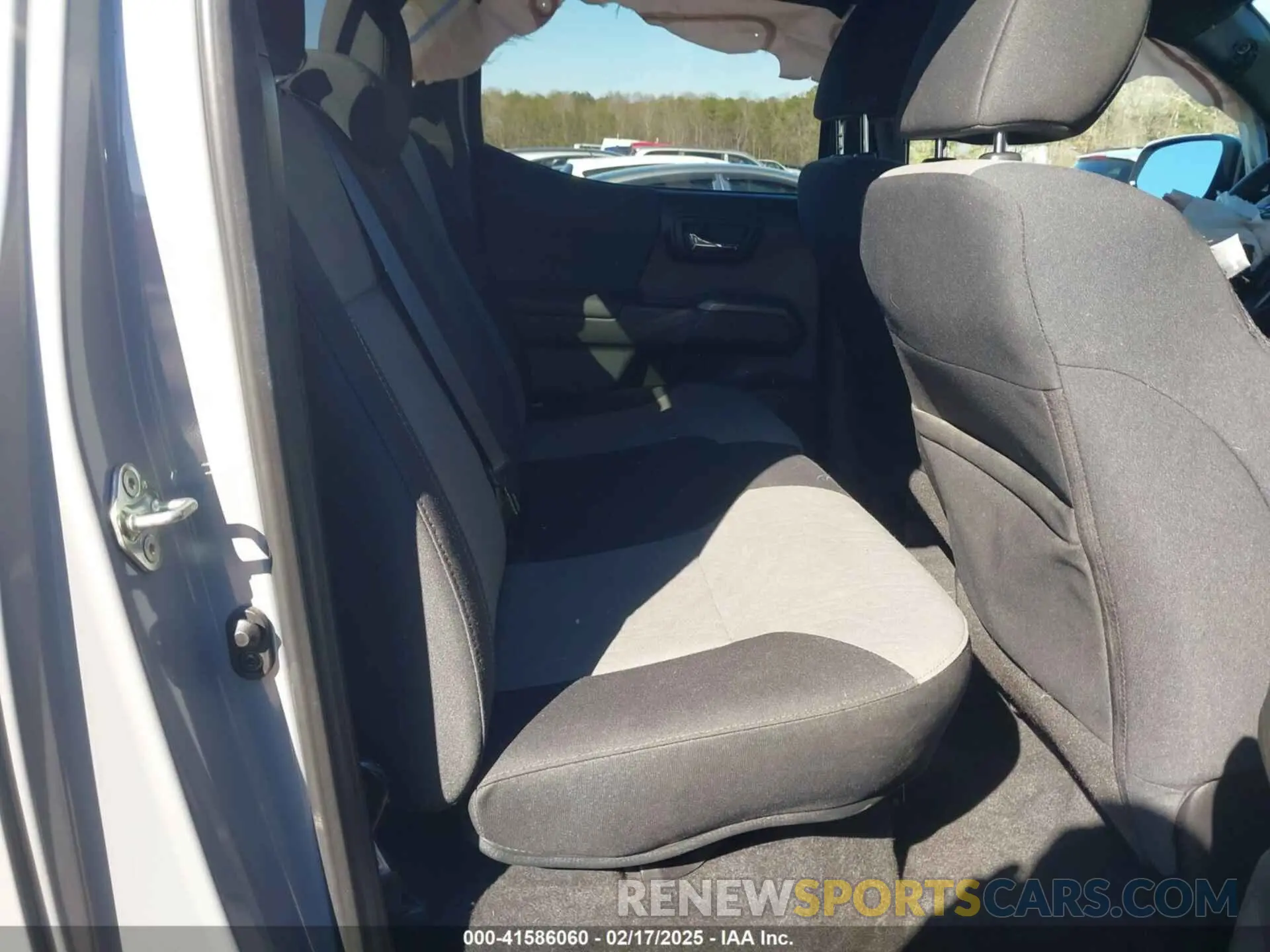 8 fotografías del automóvil dañado 3TMCZ5AN0LM345184 TOYOTA TACOMA 2020
