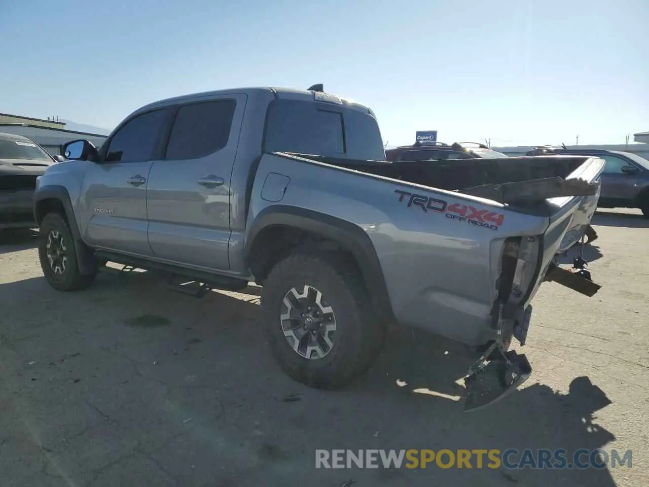 2 fotografías del automóvil dañado 3TMCZ5AN0LM349817 TOYOTA TACOMA 2020