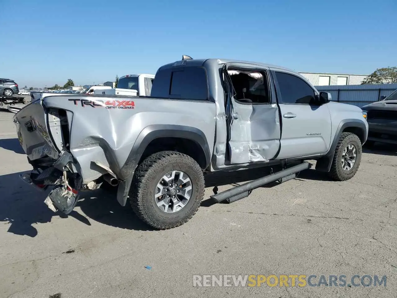 3 fotografías del automóvil dañado 3TMCZ5AN0LM349817 TOYOTA TACOMA 2020