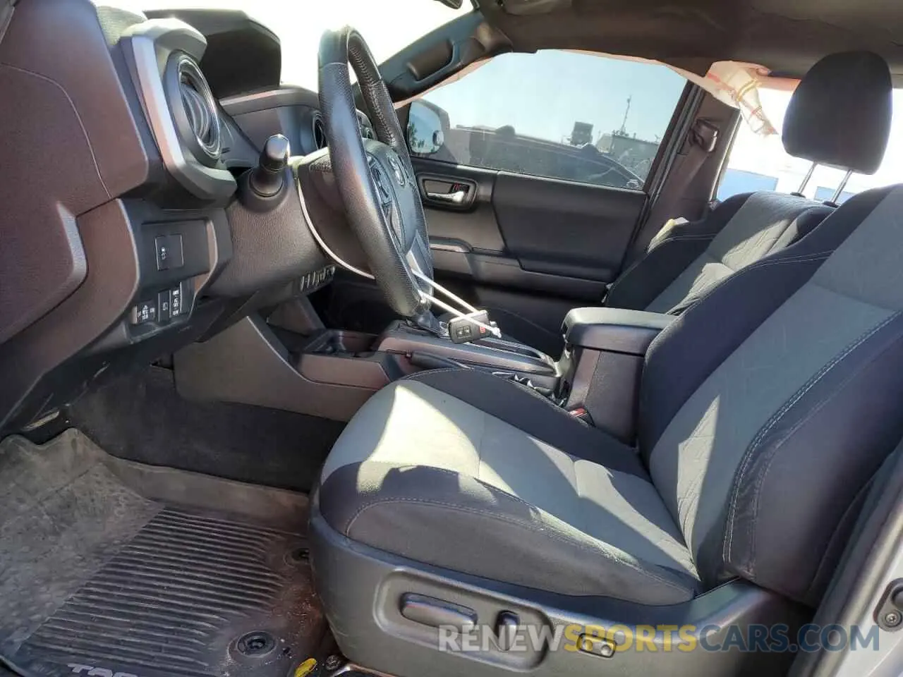 7 fotografías del automóvil dañado 3TMCZ5AN0LM349817 TOYOTA TACOMA 2020