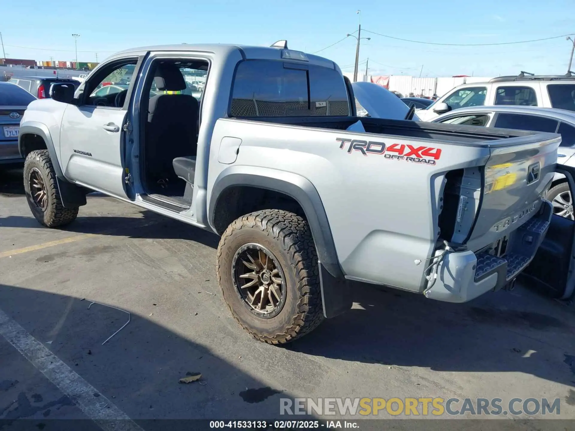 3 fotografías del automóvil dañado 3TMCZ5AN1LM293791 TOYOTA TACOMA 2020