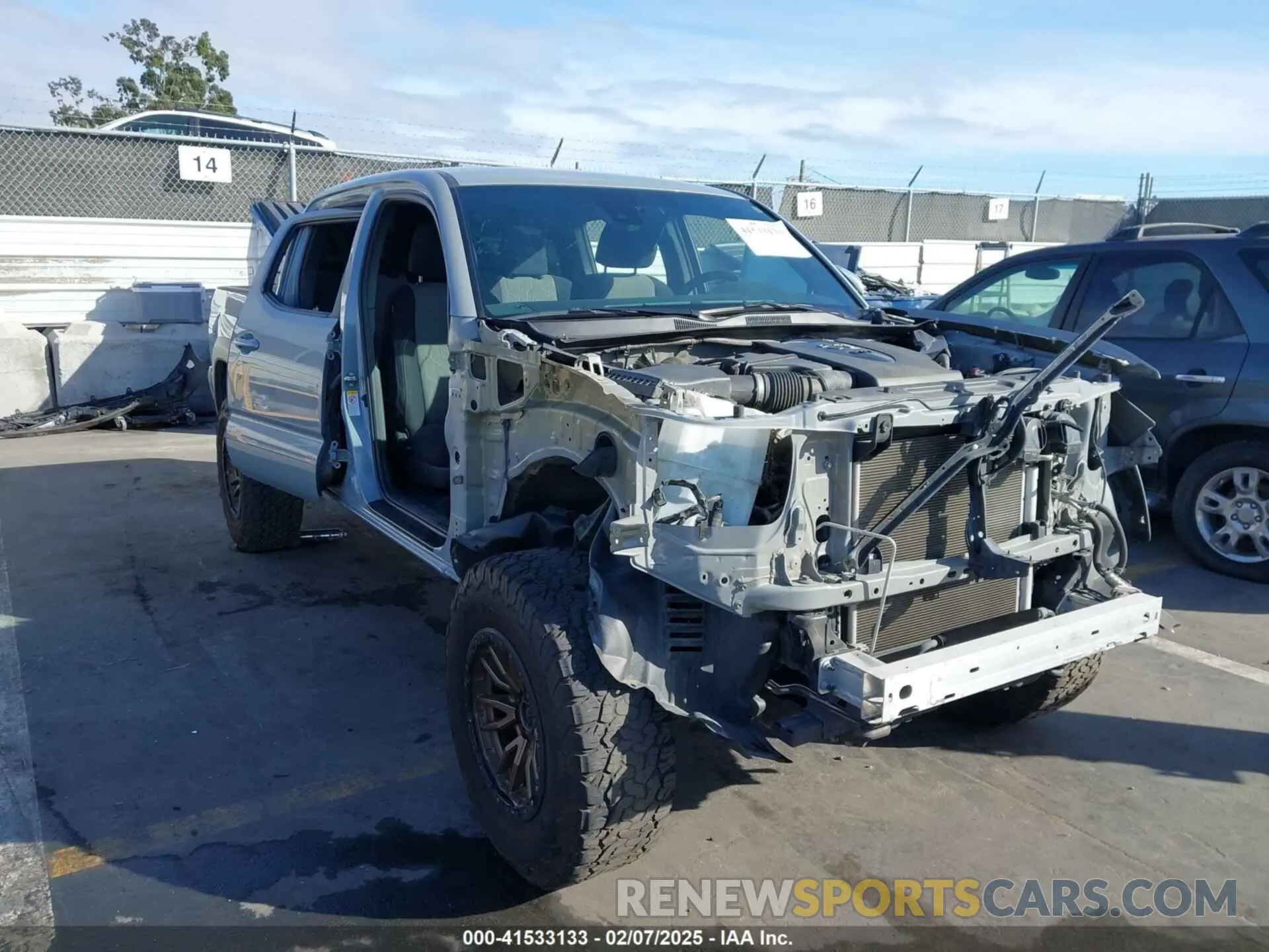 6 fotografías del automóvil dañado 3TMCZ5AN1LM293791 TOYOTA TACOMA 2020