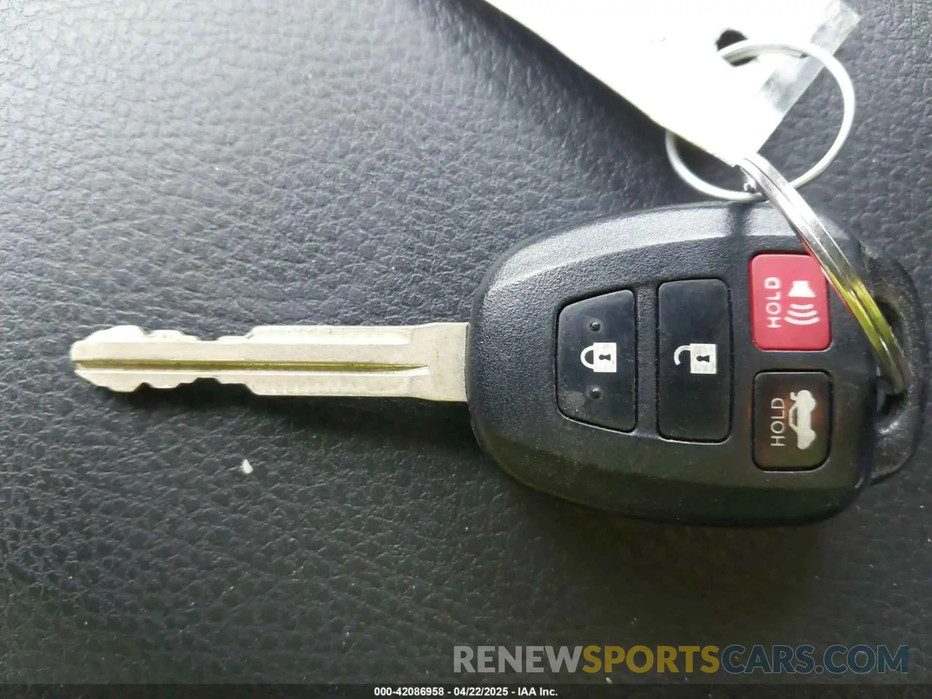 11 fotografías del automóvil dañado 3TMCZ5AN1LM306362 TOYOTA TACOMA 2020