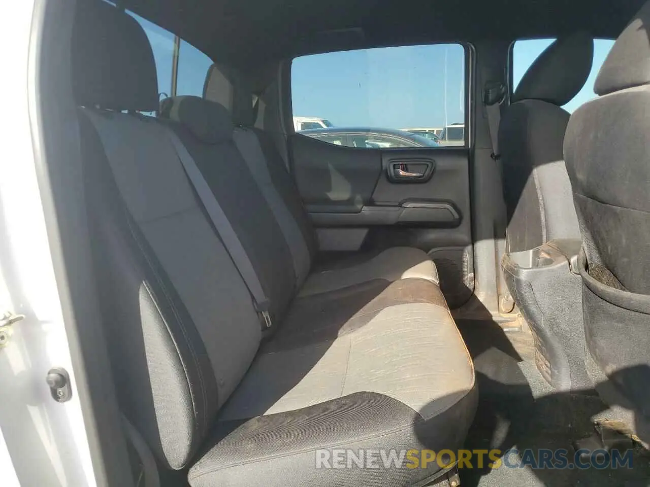 11 fotografías del automóvil dañado 3TMCZ5AN1LM320696 TOYOTA TACOMA 2020