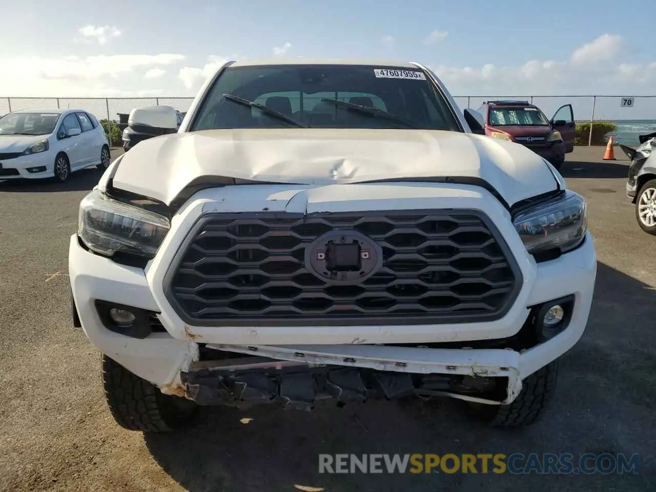5 fotografías del automóvil dañado 3TMCZ5AN1LM320696 TOYOTA TACOMA 2020