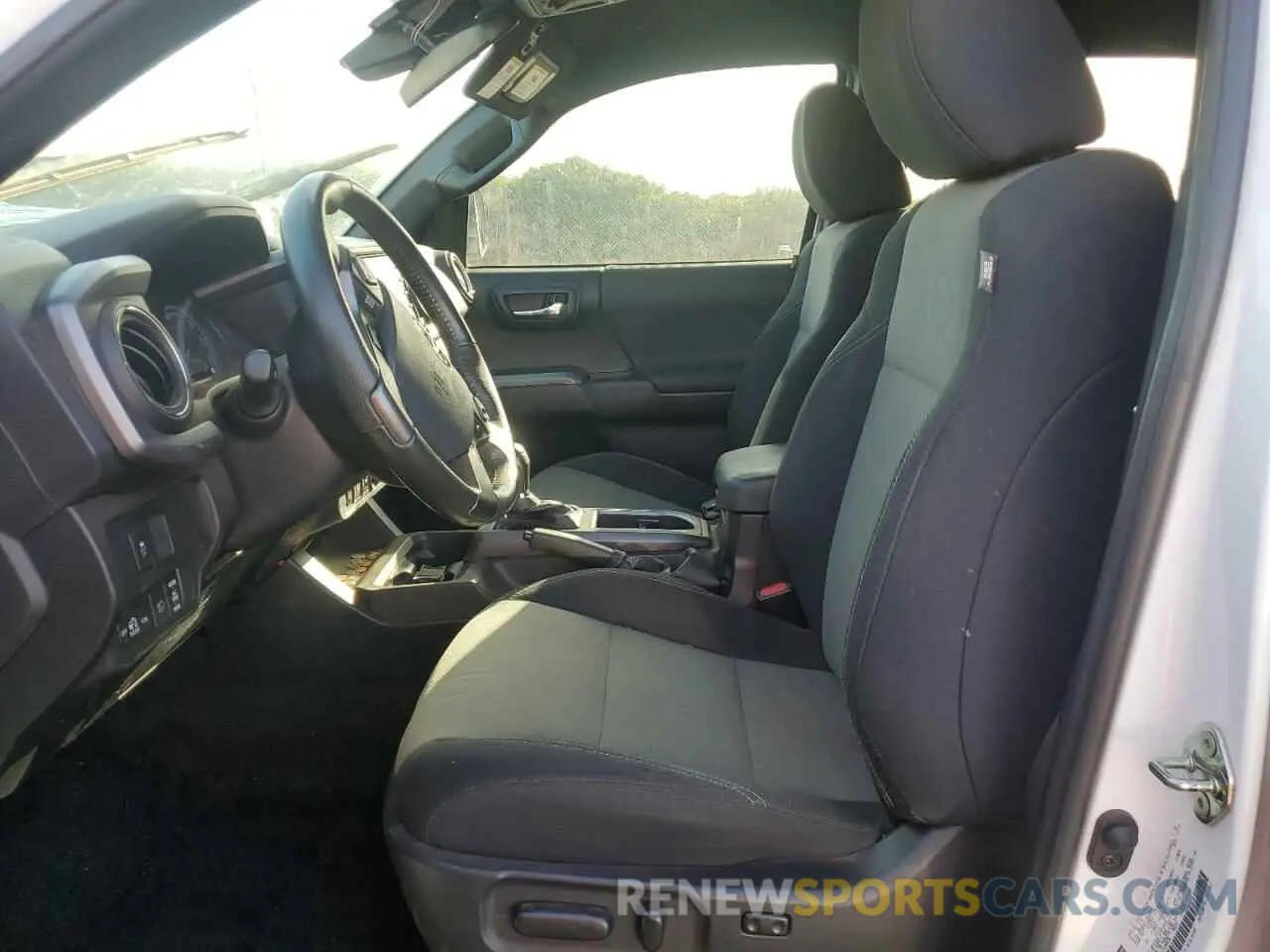 7 fotografías del automóvil dañado 3TMCZ5AN1LM320696 TOYOTA TACOMA 2020