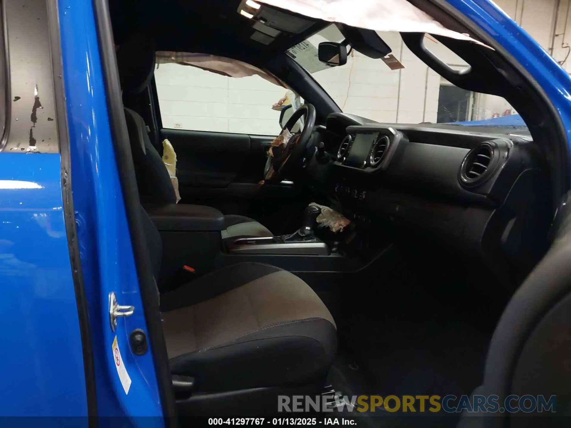 5 fotografías del automóvil dañado 3TMCZ5AN1LM325672 TOYOTA TACOMA 2020
