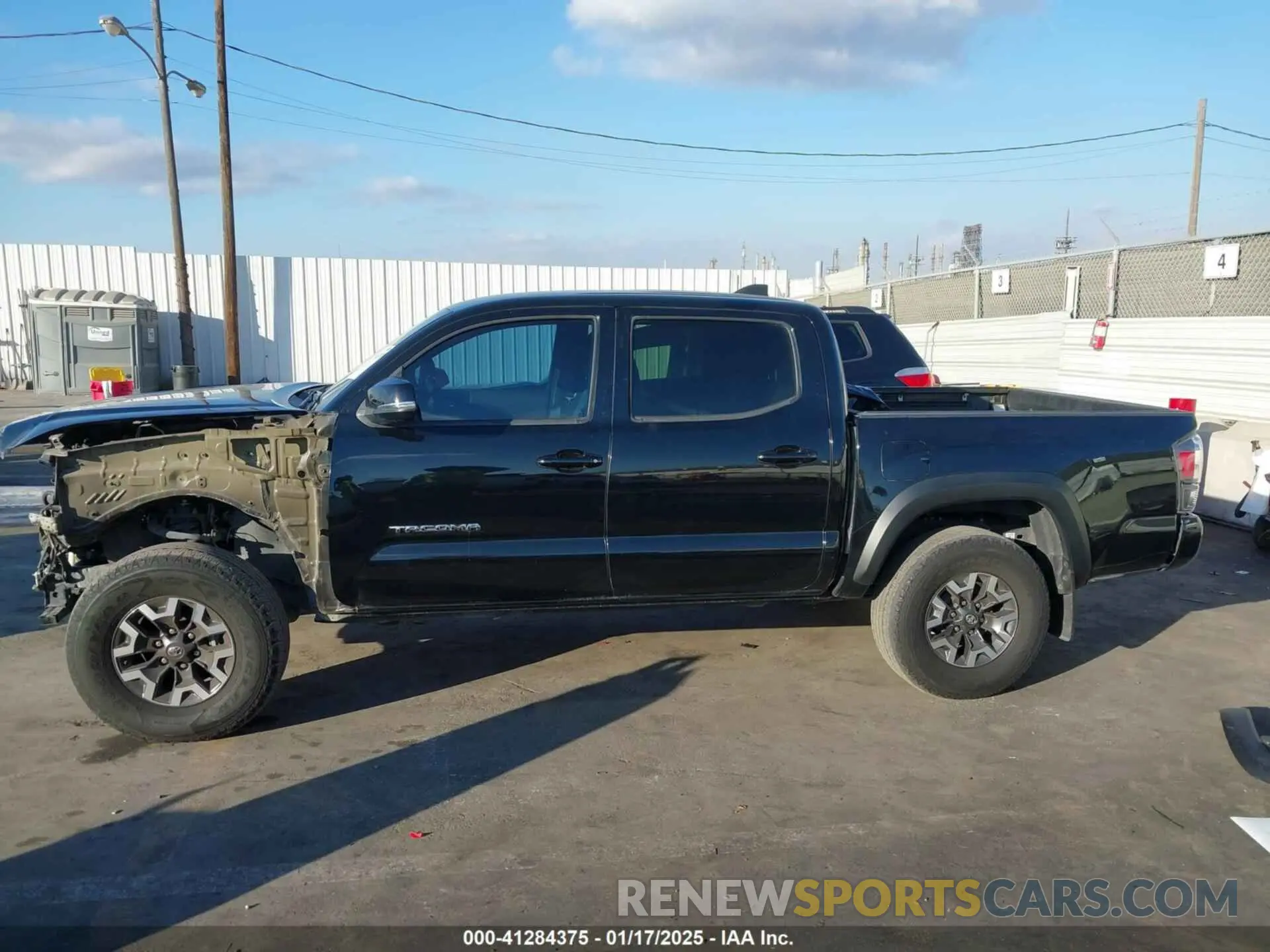 15 fotografías del automóvil dañado 3TMCZ5AN1LM326093 TOYOTA TACOMA 2020