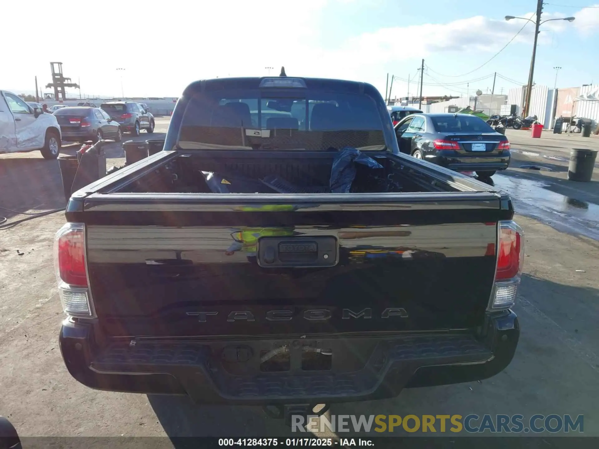 17 fotografías del automóvil dañado 3TMCZ5AN1LM326093 TOYOTA TACOMA 2020