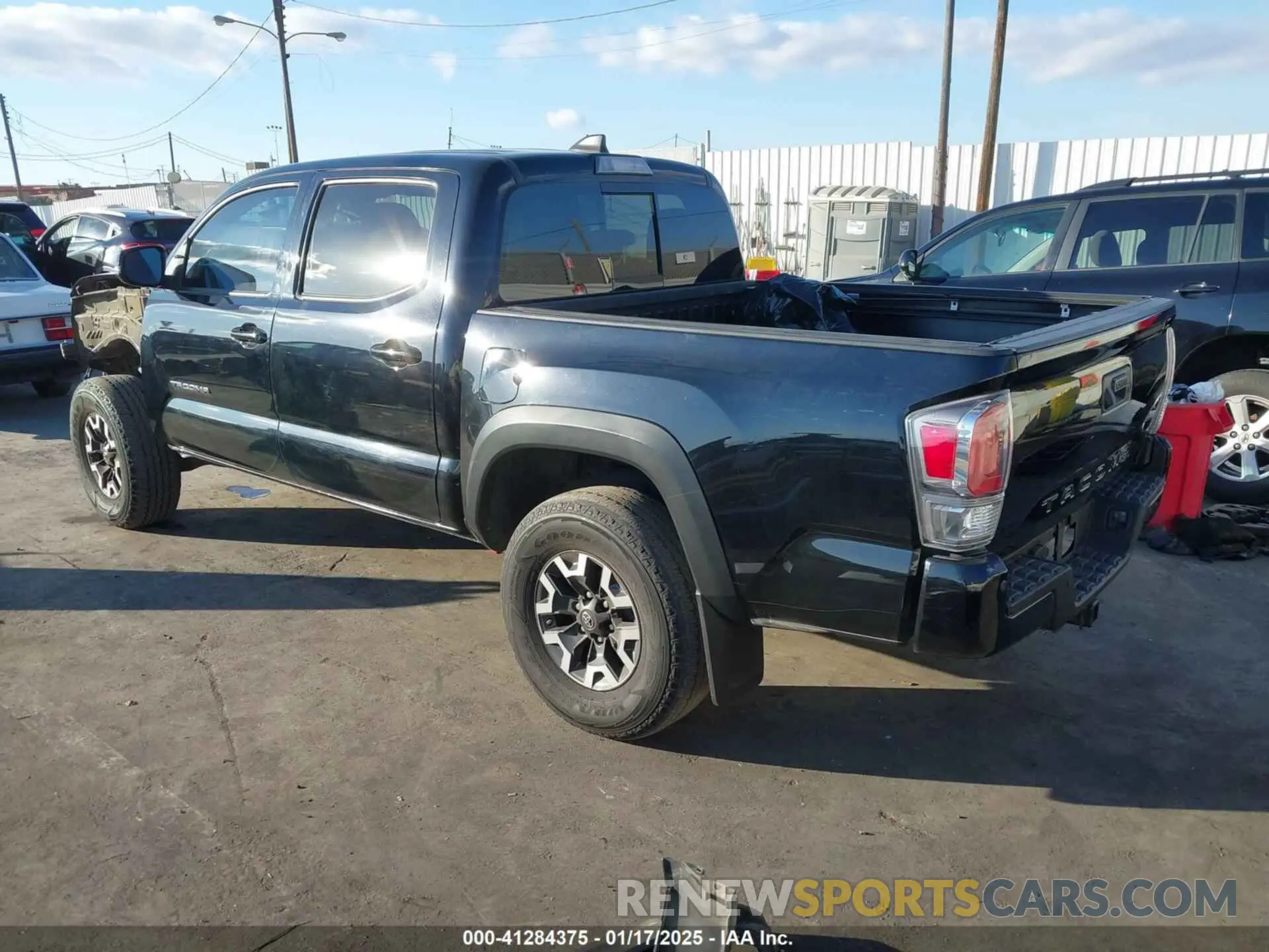 3 fotografías del automóvil dañado 3TMCZ5AN1LM326093 TOYOTA TACOMA 2020
