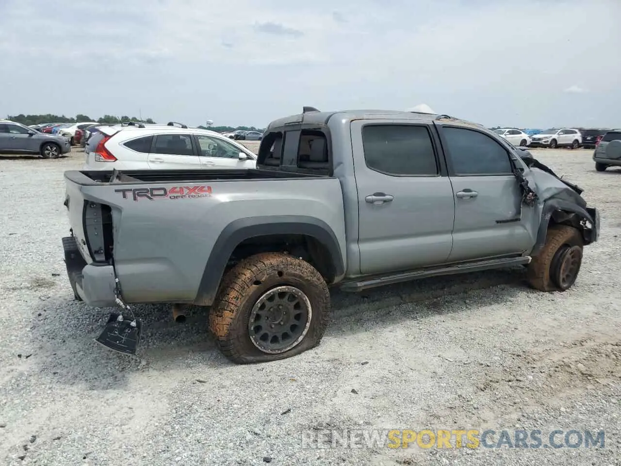 3 fotografías del automóvil dañado 3TMCZ5AN1LM326465 TOYOTA TACOMA 2020