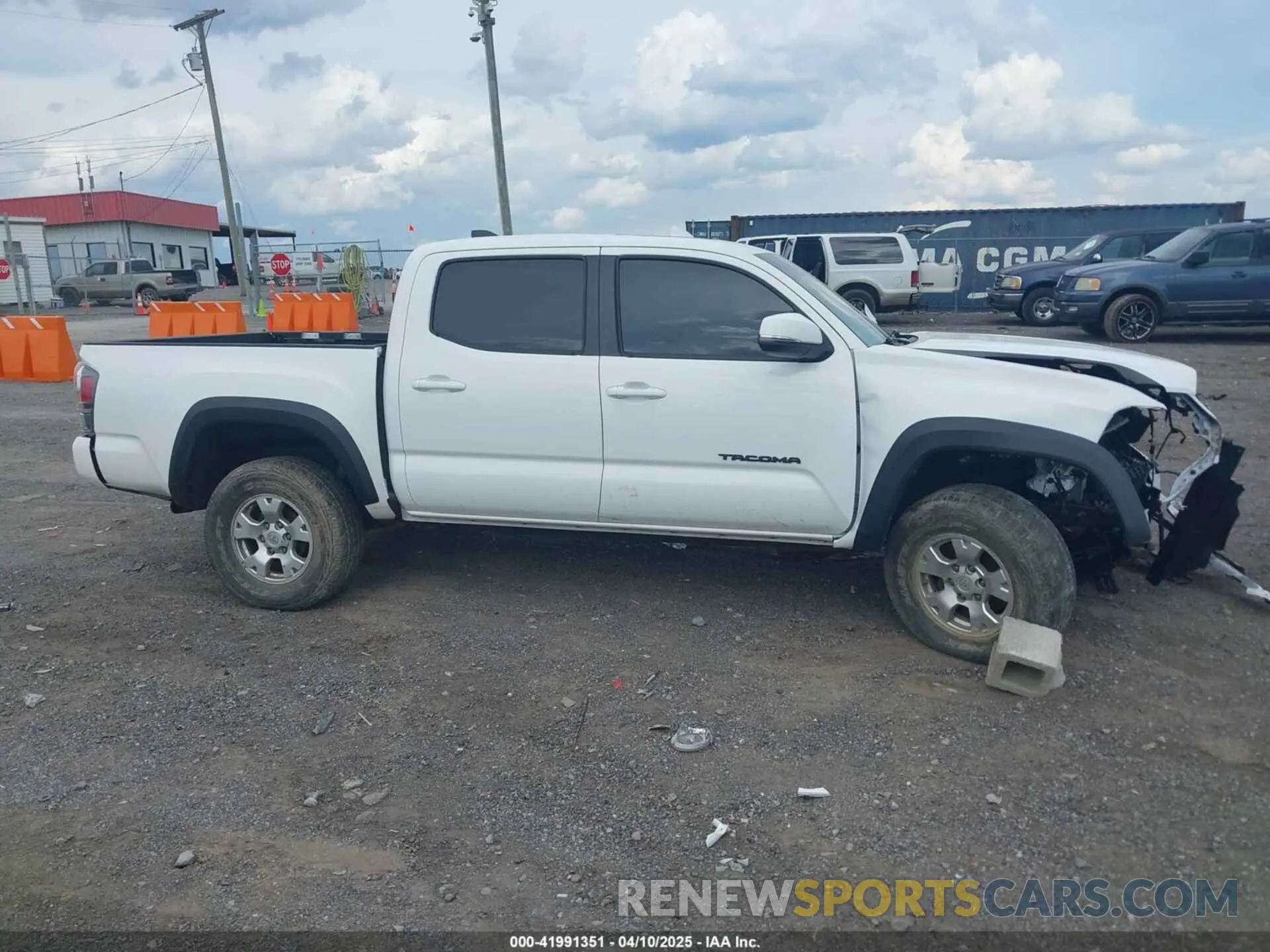 14 fotografías del automóvil dañado 3TMCZ5AN1LM334890 TOYOTA TACOMA 2020