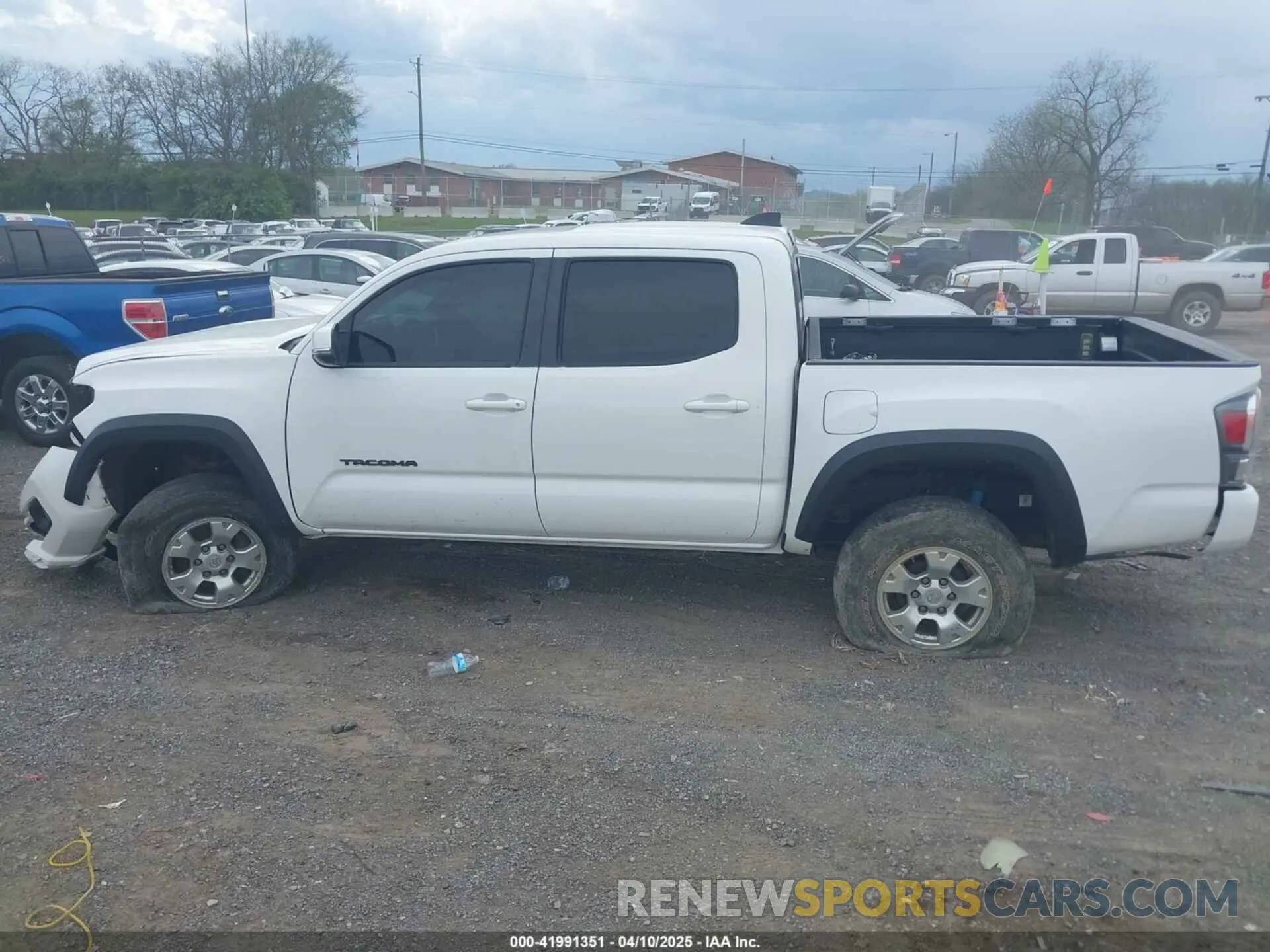 15 fotografías del automóvil dañado 3TMCZ5AN1LM334890 TOYOTA TACOMA 2020