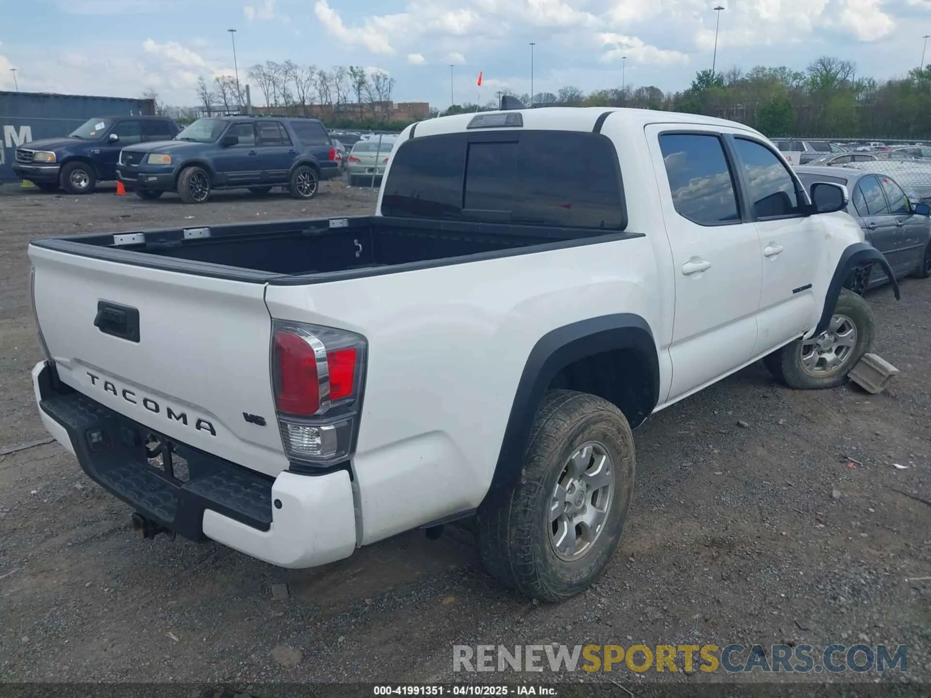 4 fotografías del automóvil dañado 3TMCZ5AN1LM334890 TOYOTA TACOMA 2020