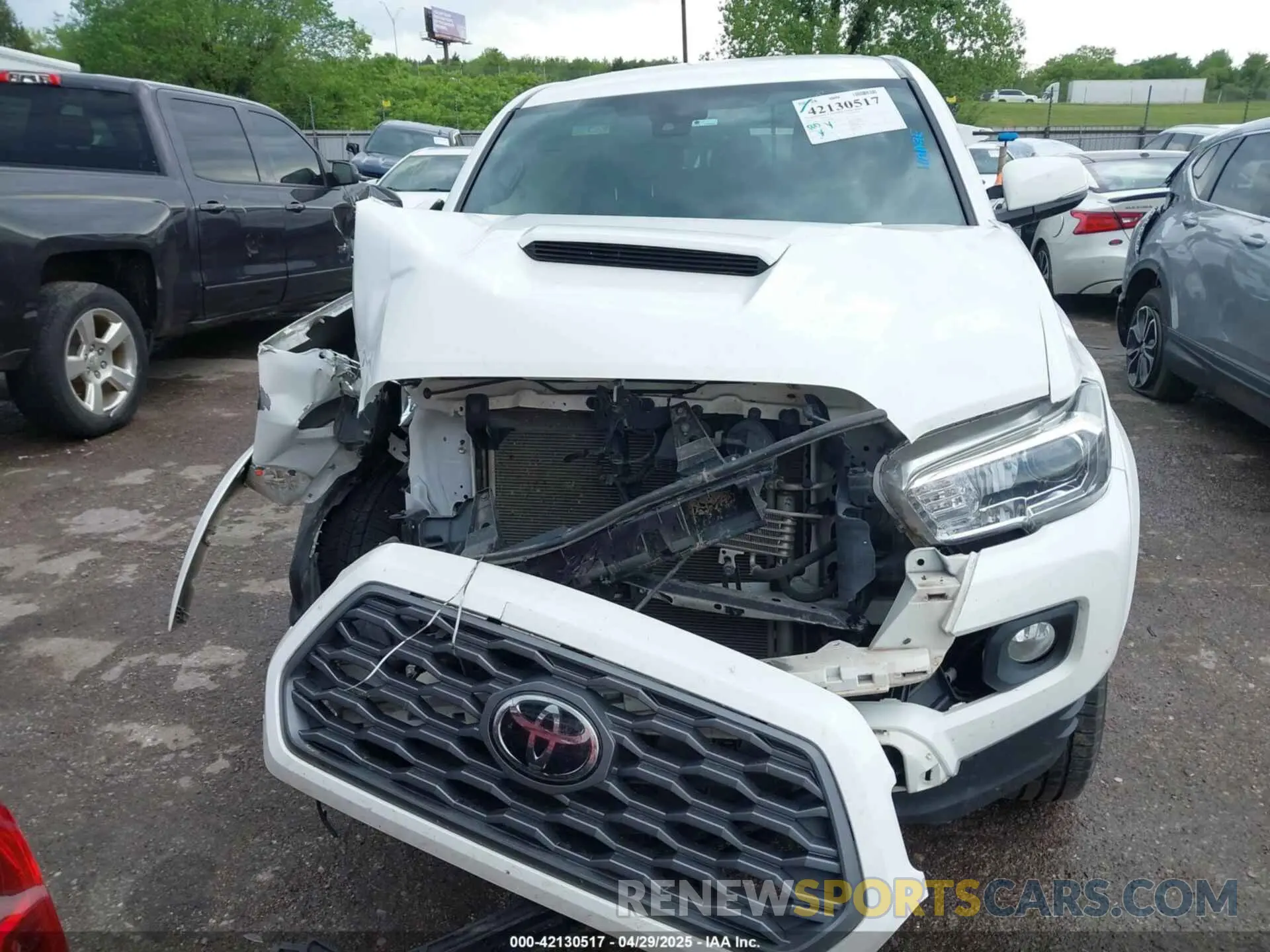 13 fotografías del automóvil dañado 3TMCZ5AN1LM337904 TOYOTA TACOMA 2020