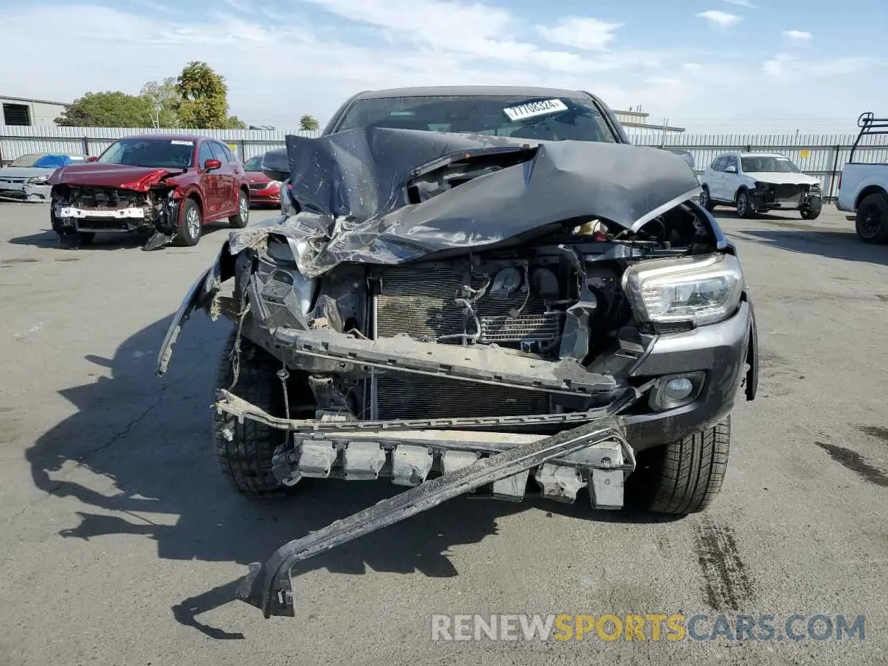 5 fotografías del automóvil dañado 3TMCZ5AN1LM341368 TOYOTA TACOMA 2020