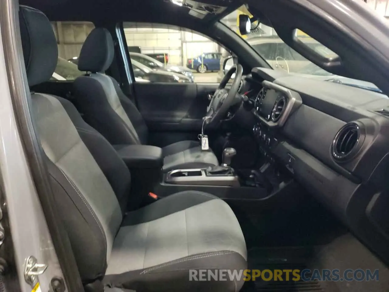 5 fotografías del automóvil dañado 3TMCZ5AN1LM354041 TOYOTA TACOMA 2020
