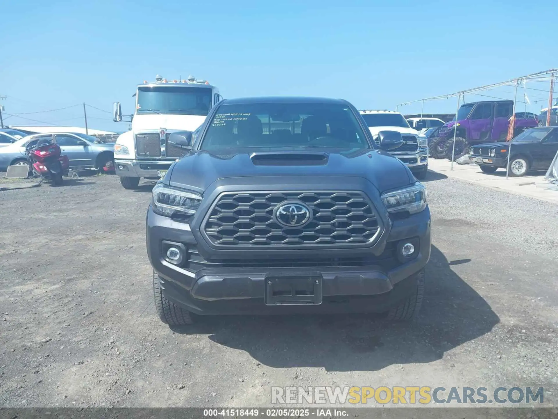 12 fotografías del automóvil dañado 3TMCZ5AN1LM360843 TOYOTA TACOMA 2020