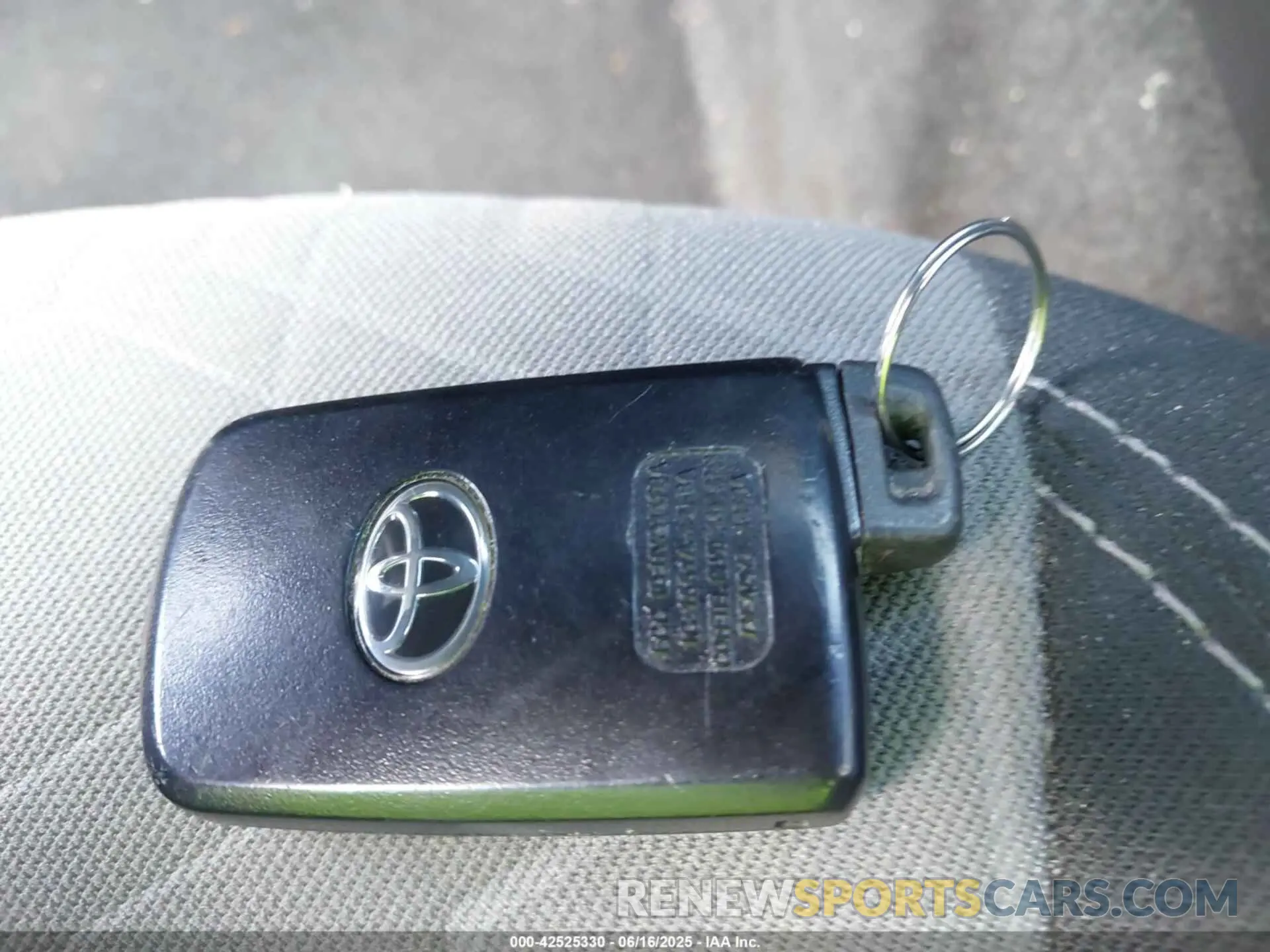 11 fotografías del automóvil dañado 3TMCZ5AN1LM360874 TOYOTA TACOMA 2020