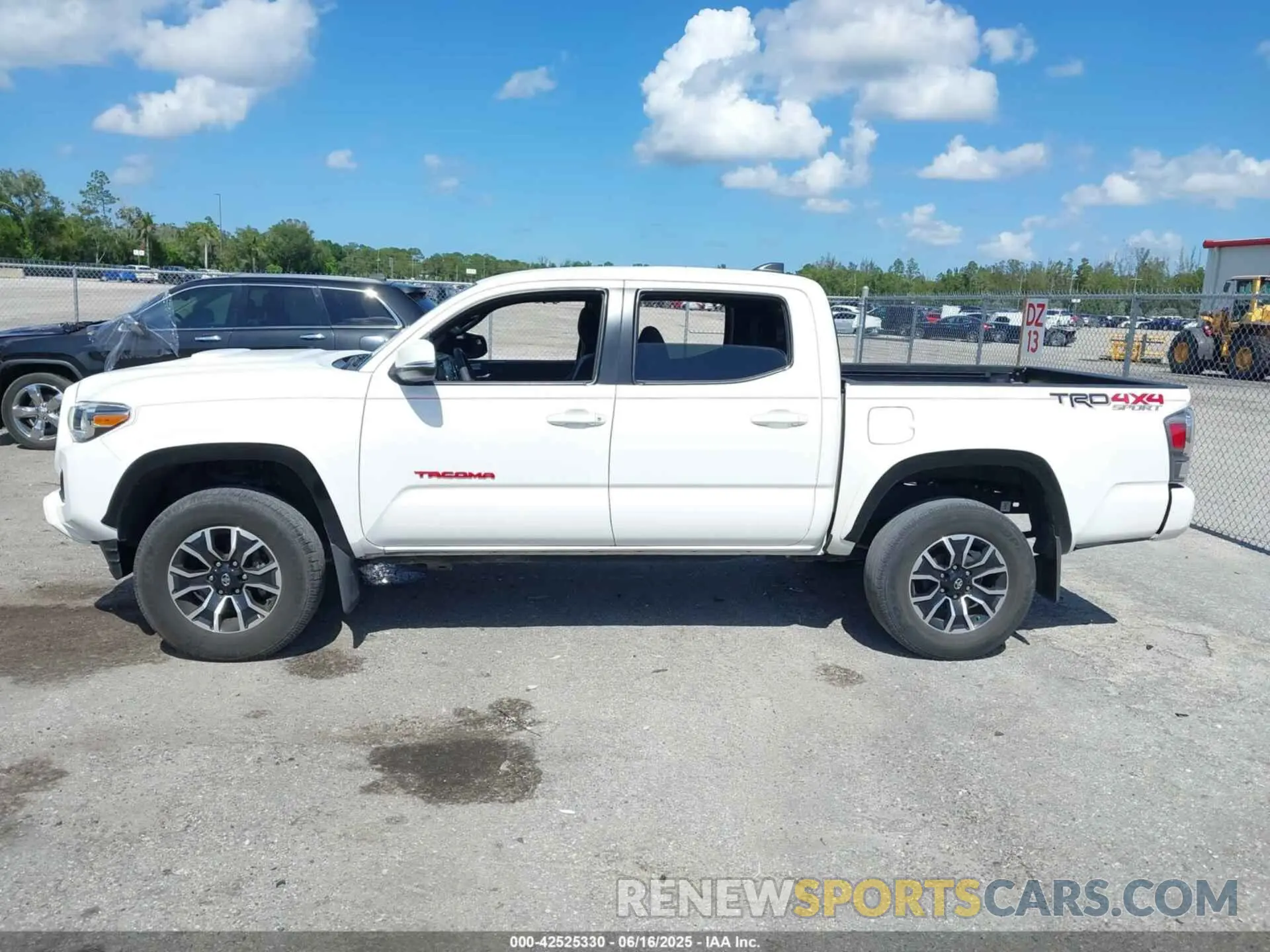 15 fotografías del automóvil dañado 3TMCZ5AN1LM360874 TOYOTA TACOMA 2020