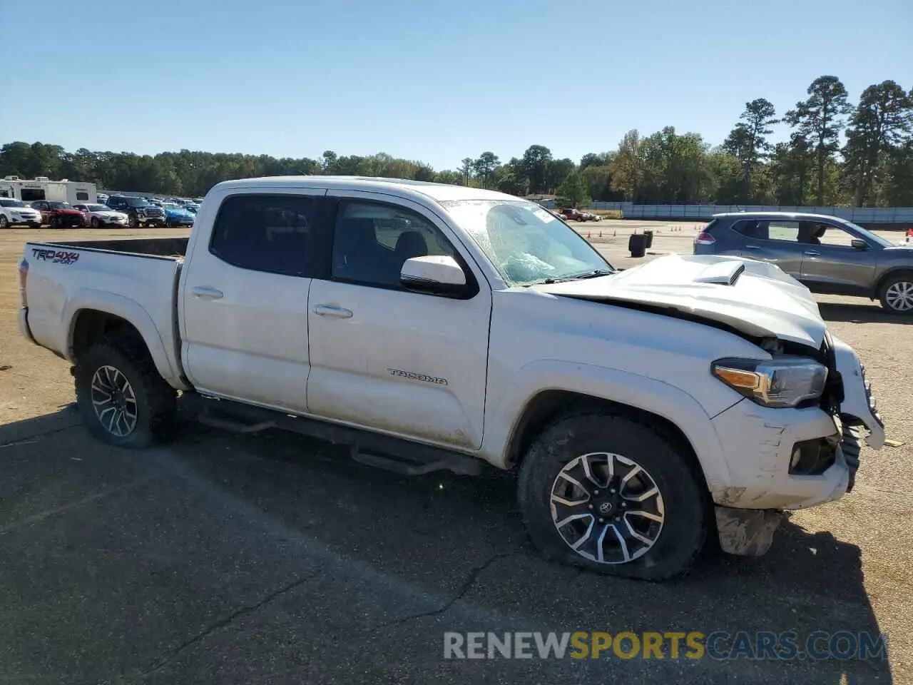 4 fotografías del automóvil dañado 3TMCZ5AN1LM366142 TOYOTA TACOMA 2020