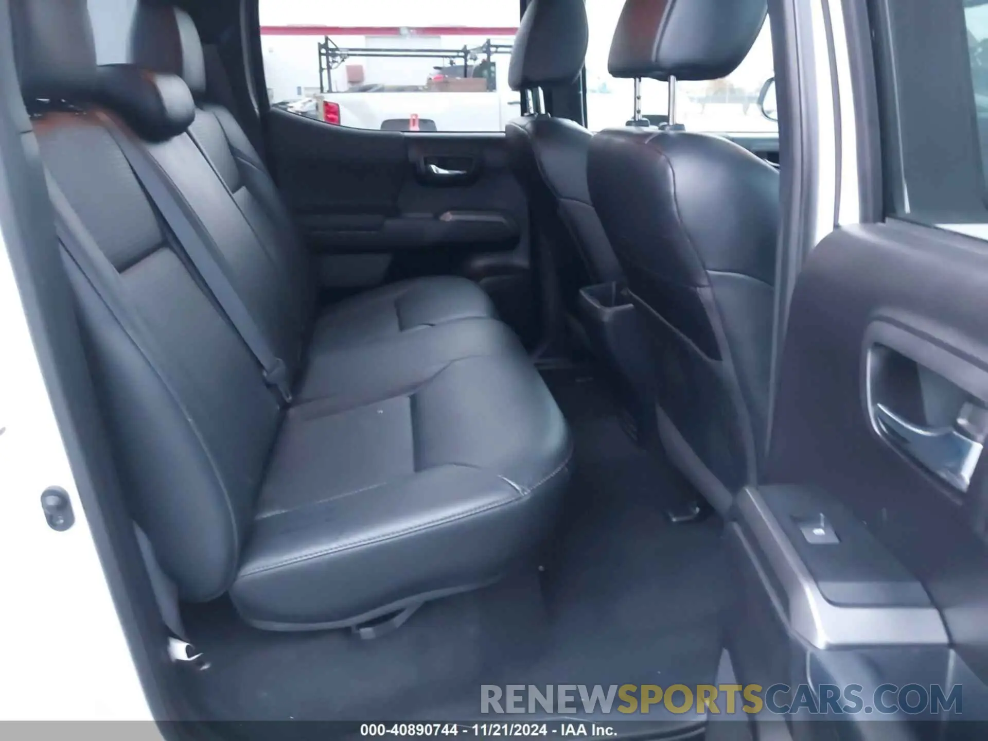 8 fotografías del automóvil dañado 3TMCZ5AN2LM289619 TOYOTA TACOMA 2020