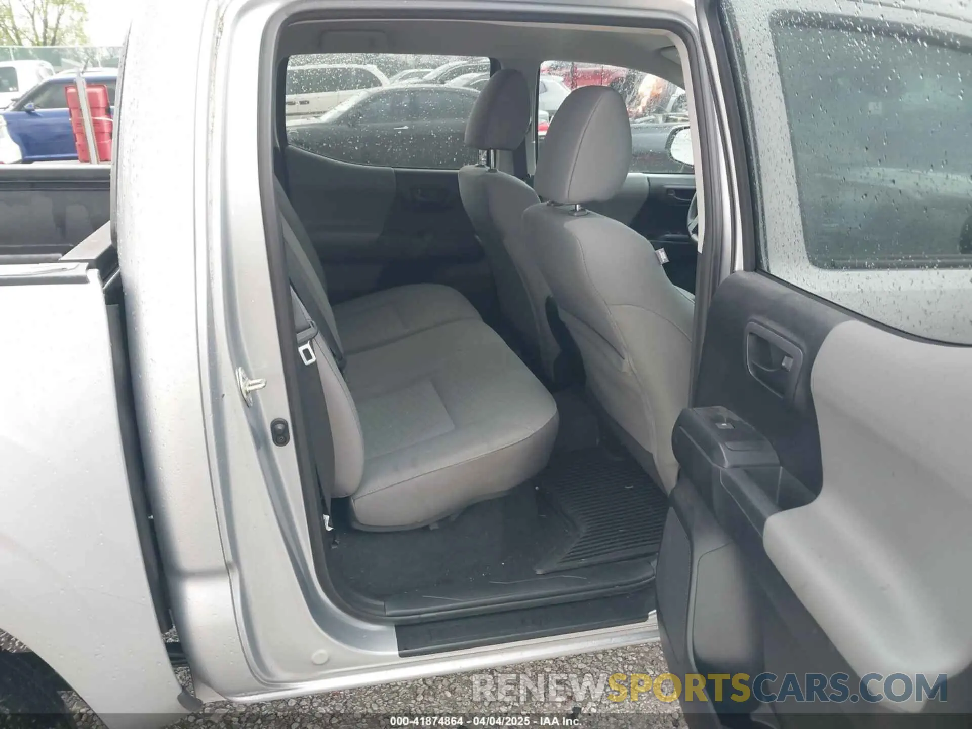8 fotografías del automóvil dañado 3TMCZ5AN2LM300117 TOYOTA TACOMA 2020