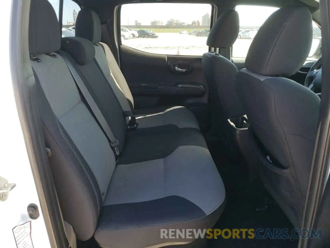 6 fotografías del automóvil dañado 3TMCZ5AN2LM325390 TOYOTA TACOMA 2020