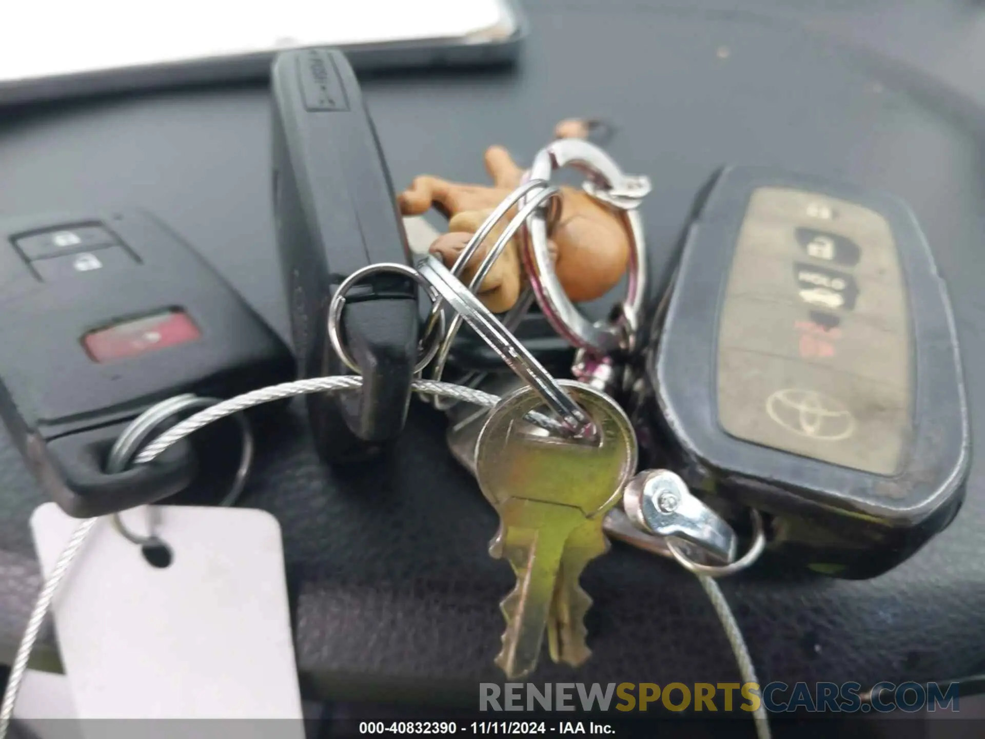 11 fotografías del automóvil dañado 3TMCZ5AN2LM325843 TOYOTA TACOMA 2020
