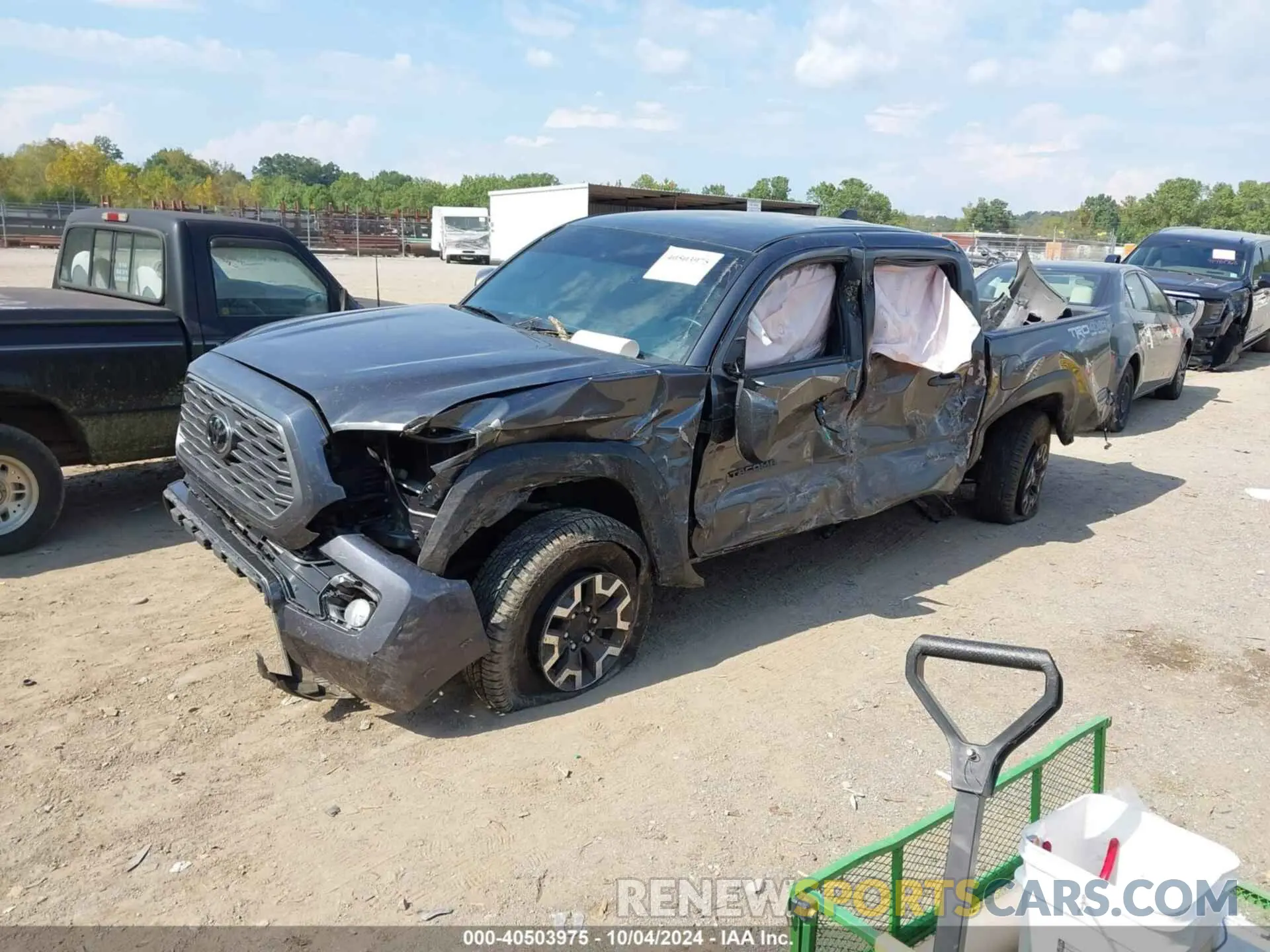 2 fotografías del automóvil dañado 3TMCZ5AN2LM327320 TOYOTA TACOMA 2020