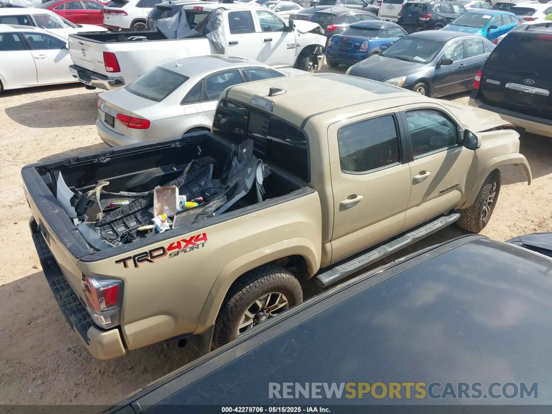 4 fotografías del automóvil dañado 3TMCZ5AN2LM329438 TOYOTA TACOMA 2020