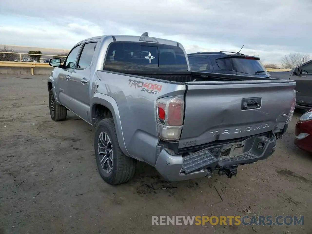 2 fotografías del automóvil dañado 3TMCZ5AN2LM363508 TOYOTA TACOMA 2020