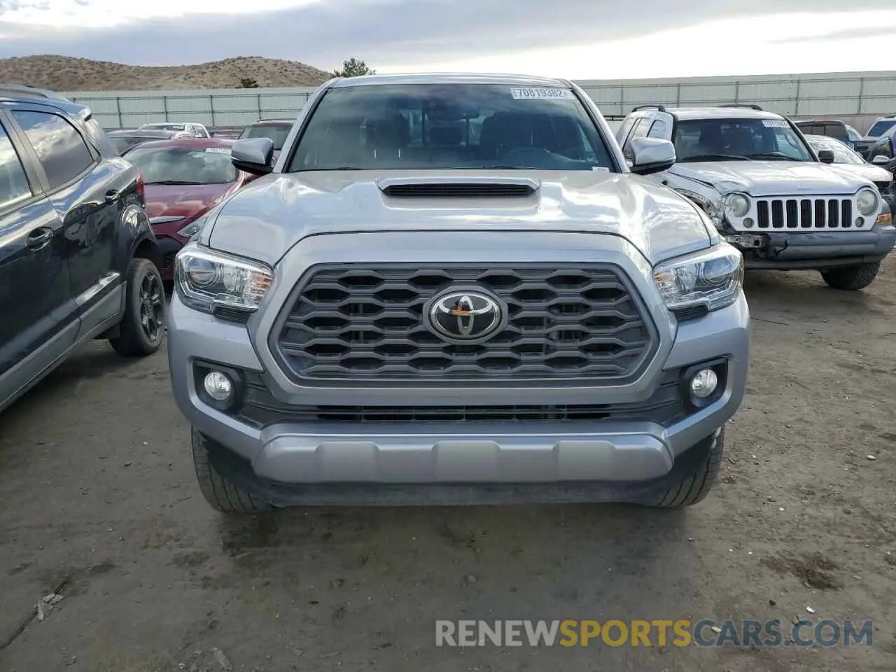 5 fotografías del automóvil dañado 3TMCZ5AN2LM363508 TOYOTA TACOMA 2020