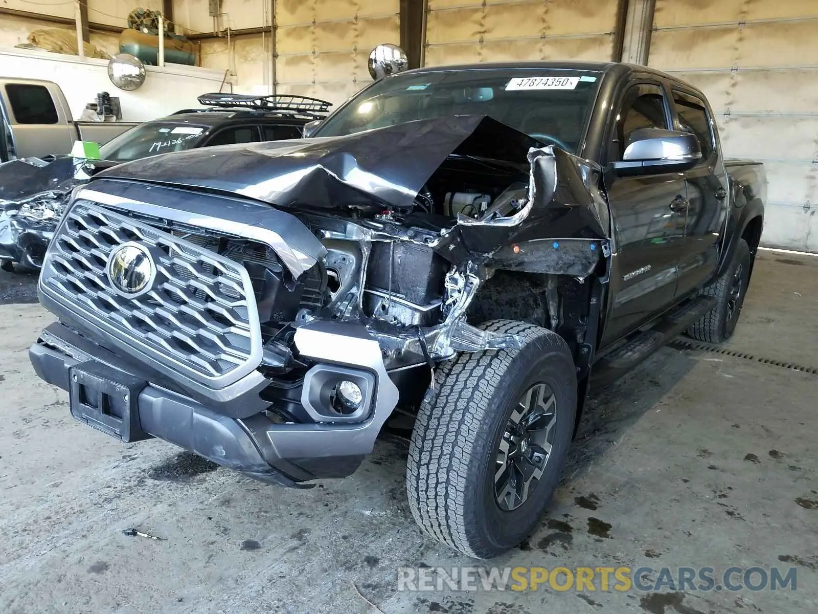 2 fotografías del automóvil dañado 3TMCZ5AN3LM295963 TOYOTA TACOMA 2020