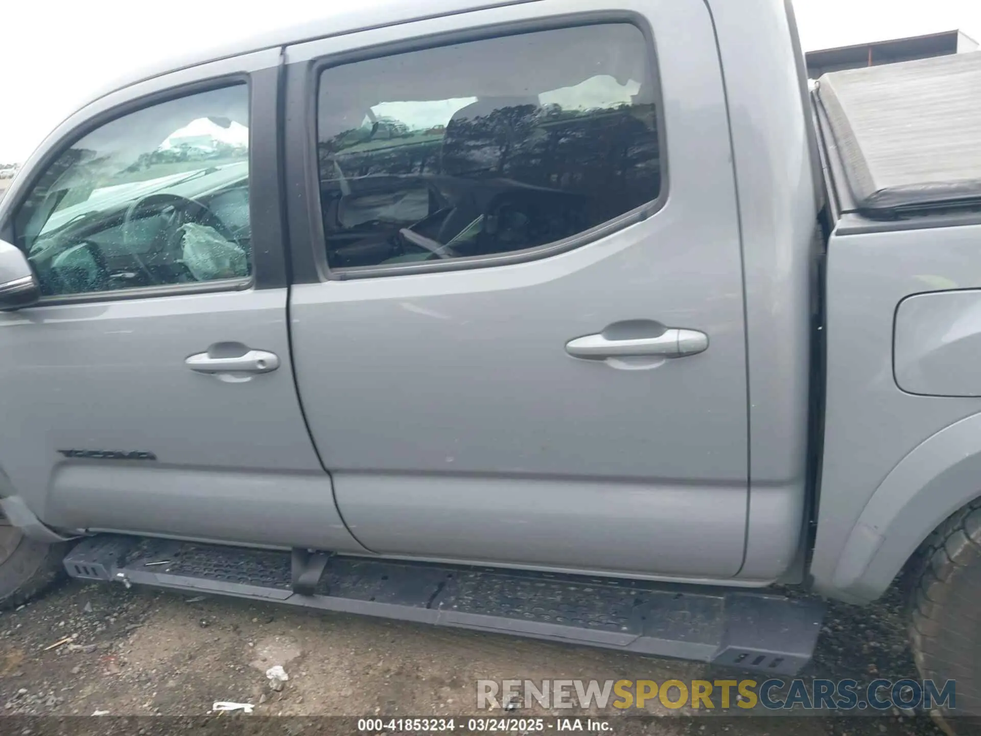 15 fotografías del automóvil dañado 3TMCZ5AN3LM318125 TOYOTA TACOMA 2020