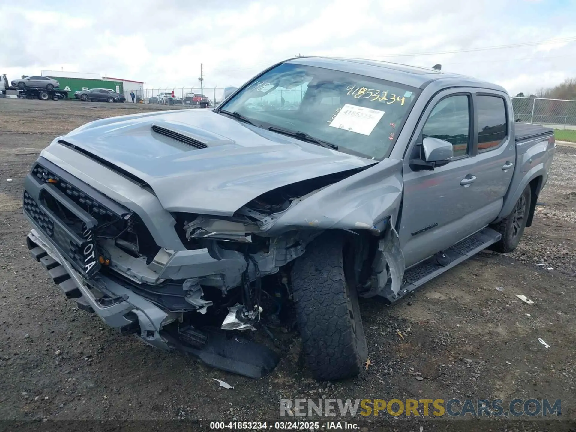 2 fotografías del automóvil dañado 3TMCZ5AN3LM318125 TOYOTA TACOMA 2020