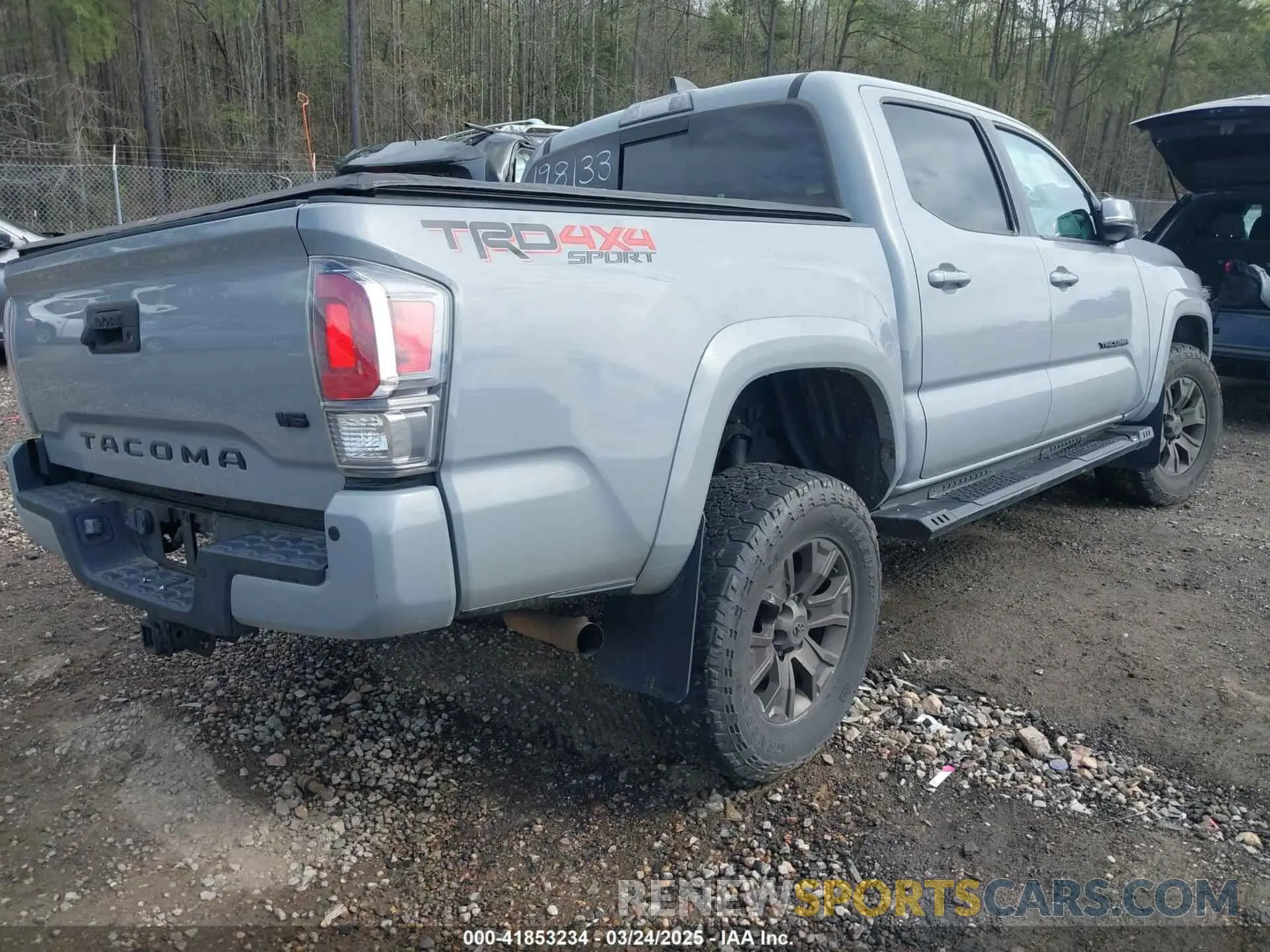 4 fotografías del automóvil dañado 3TMCZ5AN3LM318125 TOYOTA TACOMA 2020