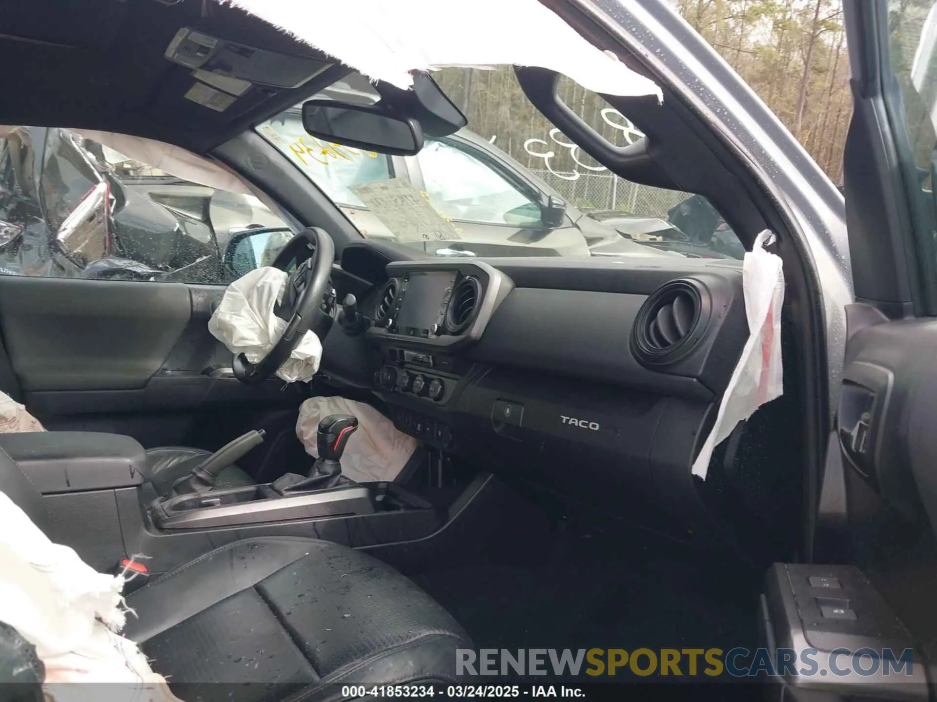 5 fotografías del automóvil dañado 3TMCZ5AN3LM318125 TOYOTA TACOMA 2020