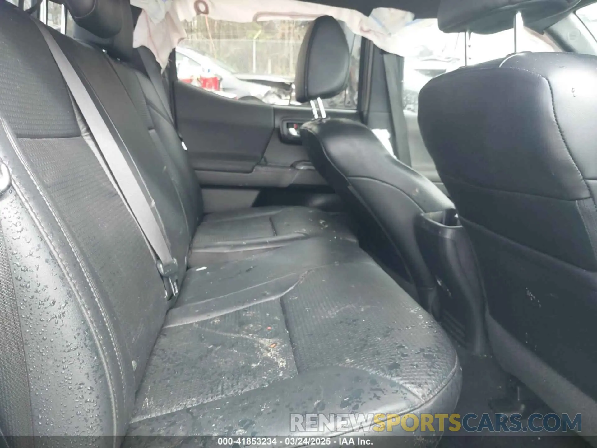 8 fotografías del automóvil dañado 3TMCZ5AN3LM318125 TOYOTA TACOMA 2020