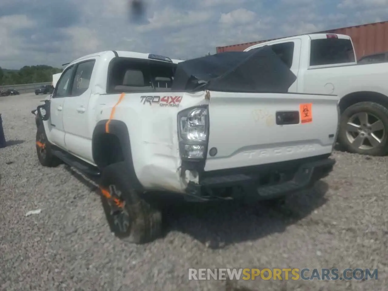 3 fotografías del automóvil dañado 3TMCZ5AN3LM328430 TOYOTA TACOMA 2020