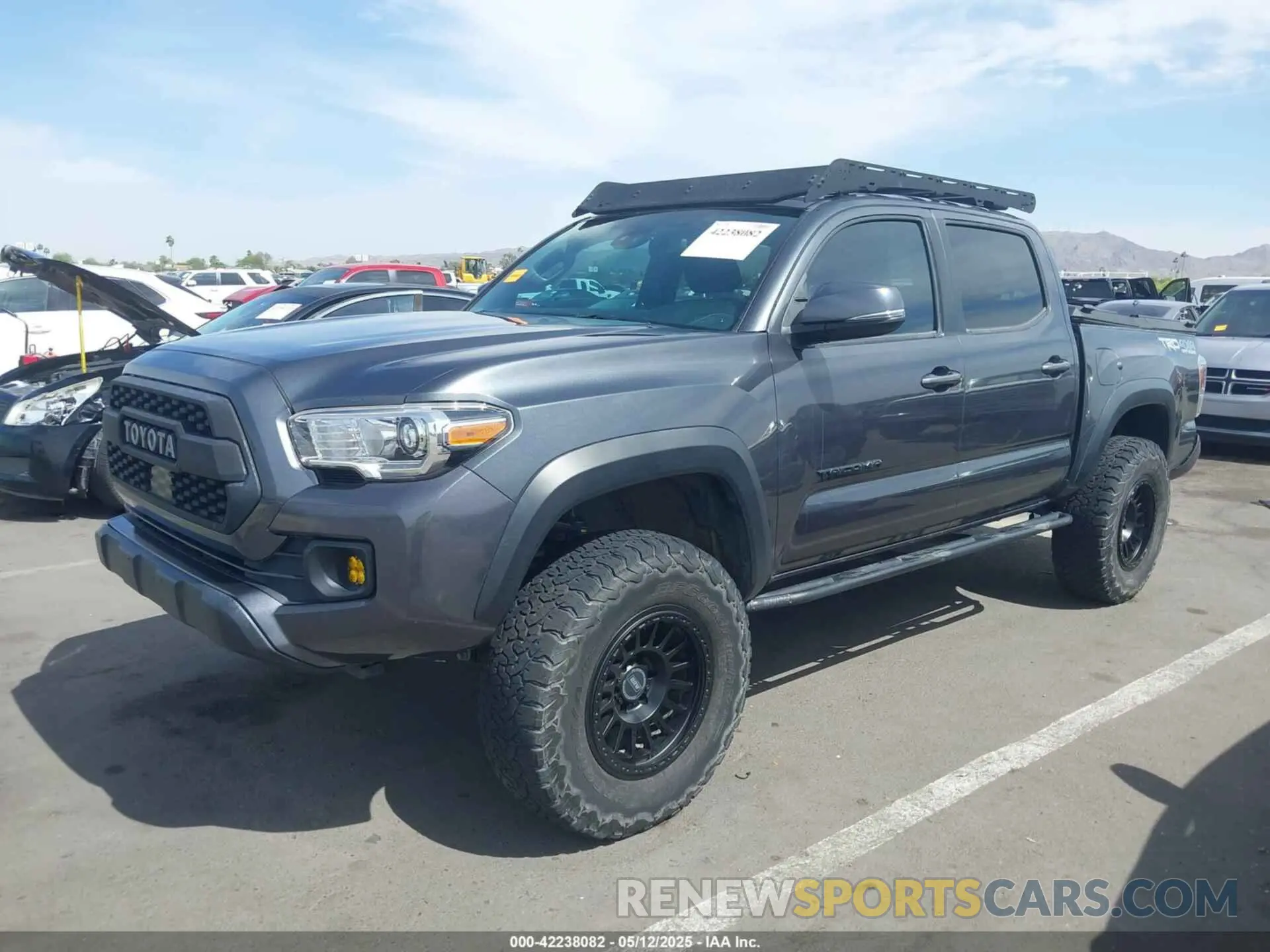 2 fotografías del automóvil dañado 3TMCZ5AN3LM357510 TOYOTA TACOMA 2020