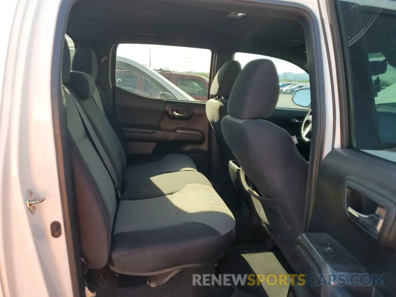 10 fotografías del automóvil dañado 3TMCZ5AN4LM312592 TOYOTA TACOMA 2020