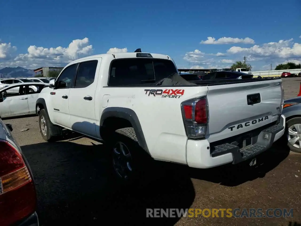 2 fotografías del automóvil dañado 3TMCZ5AN4LM312592 TOYOTA TACOMA 2020