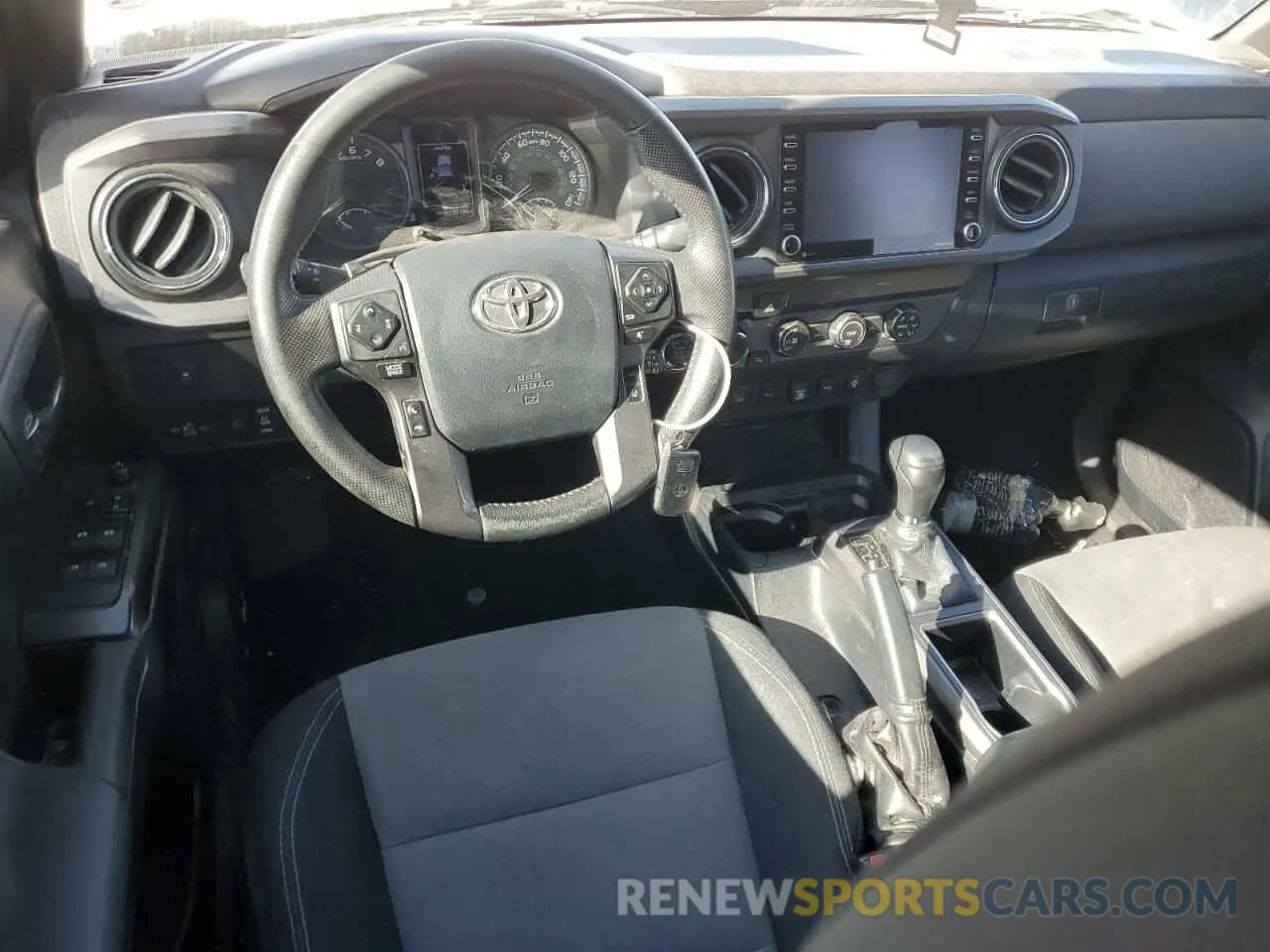 8 fotografías del automóvil dañado 3TMCZ5AN4LM312592 TOYOTA TACOMA 2020
