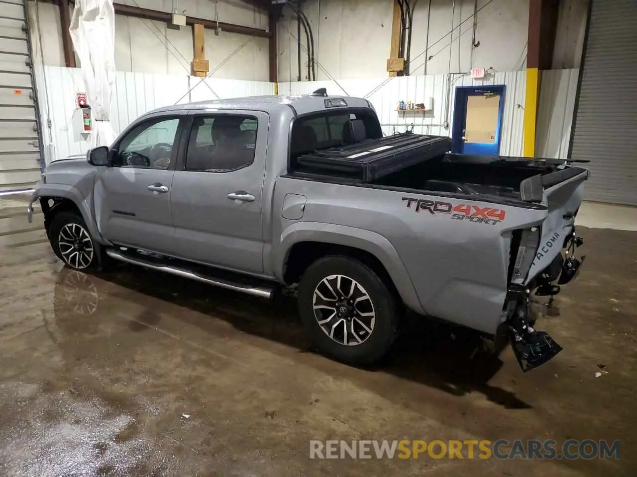 2 fotografías del automóvil dañado 3TMCZ5AN5LM328395 TOYOTA TACOMA 2020