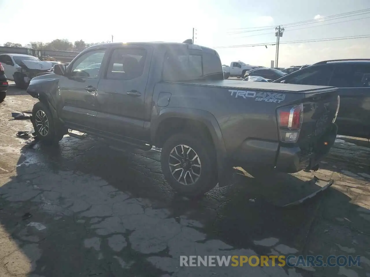 2 fotografías del automóvil dañado 3TMCZ5AN5LM339784 TOYOTA TACOMA 2020